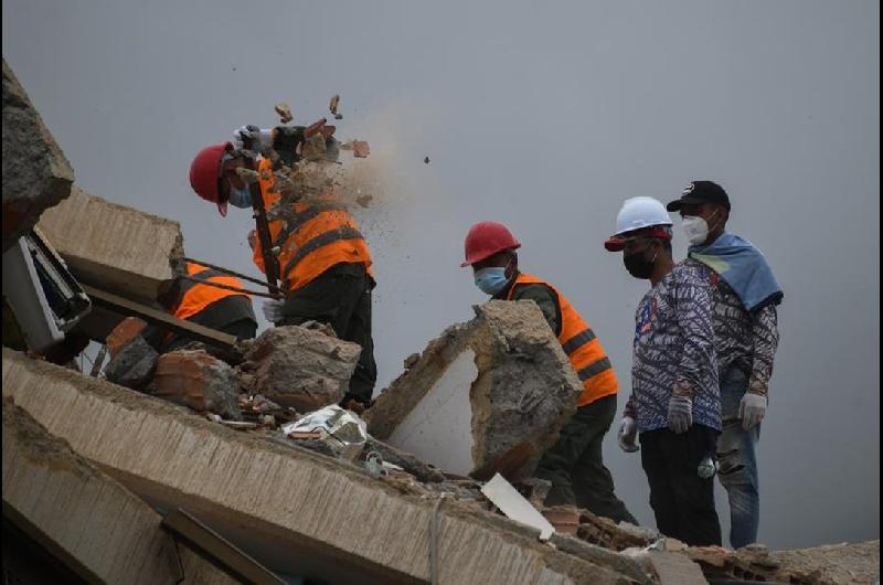 Ascienden a 5208 los fallecidos tras los terremotos en Venezuela