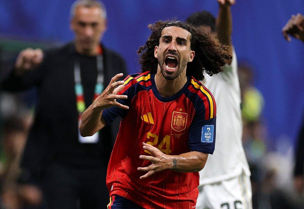Cucurella deberaacute cumplir su insoacutelita promesa tras la consagracioacuten de Espantildea