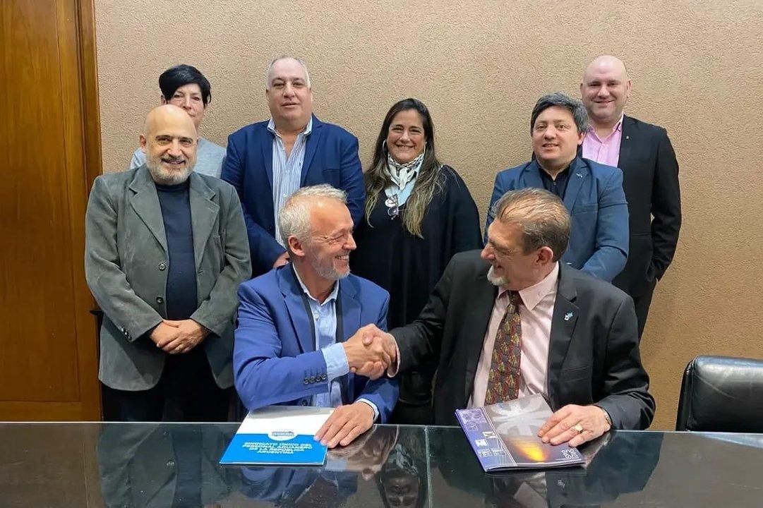 El sindicato aduanero y la UTN firmaron un convenio para fortalecer las poliacuteticas de seguridad laboral