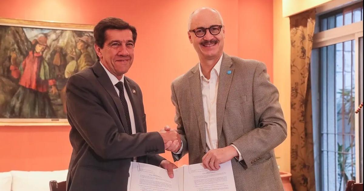 El Gobierno y UNICEF fortalecen poliacuteticas puacuteblica