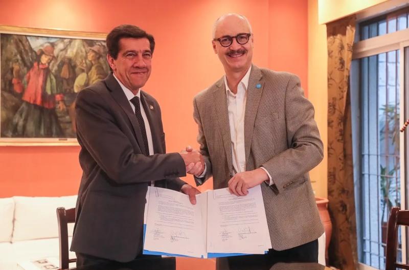 El Gobierno y UNICEF fortalecen poliacuteticas puacuteblica