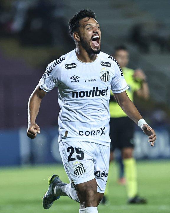 Sin Neymar Santos goleoacute como visitante a la Universidad Central de Venezuela en la Copa Sudamericana