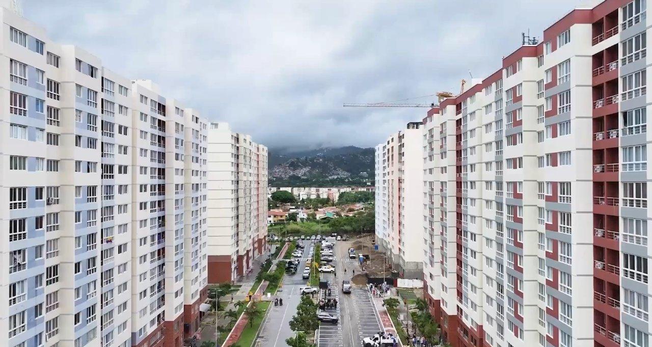 Evaluacutean terrenos en Venezuela para construir maacutes de 25000 viviendas antisiacutesmicas