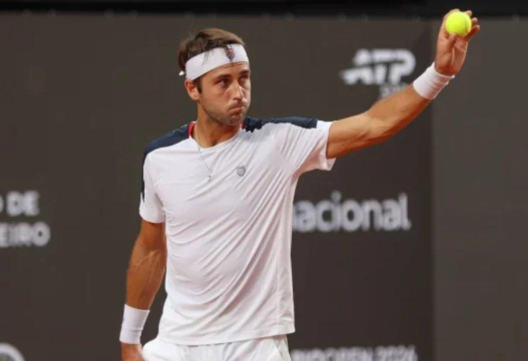Gran jornada para los argentinos en el ATP 250 de Kitzbuumlhel- triunfos de Etcheverry Baacuteez y Navone