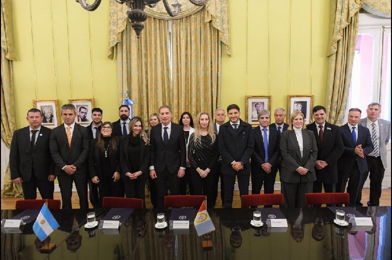 El Gobierno cierra uno de los conflictos con Santa Fe con la delegacioacuten de obra clave