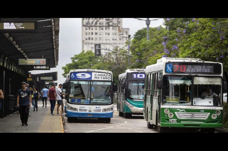 Paritarias de la UTA- los choferes cobraraacuten aumentos hasta septiembre y una suma fija