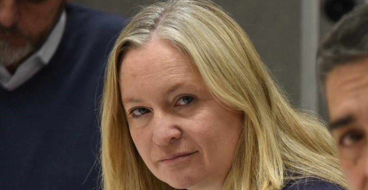 El oficialismo mendocino salvoacute a la vicegobernadora Casado de ir a juicio poliacutetico