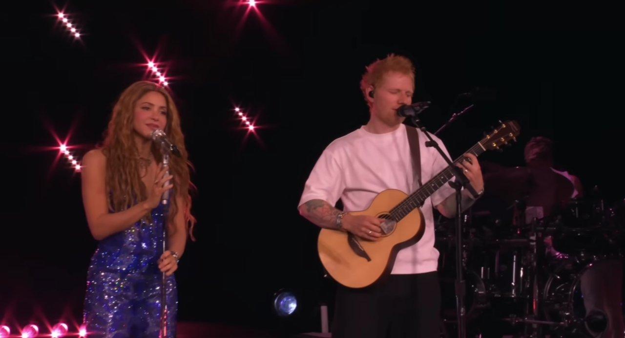 Shakira estrenoacute ldquoUnderneath your Clothesrdquo en vivo su colaboracioacuten con Ed Sheeran