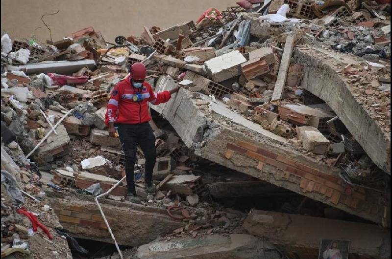 Honramos la memoria de las viacutectimasldquo- Venezuela cumple un mes de los devastadores terremotos