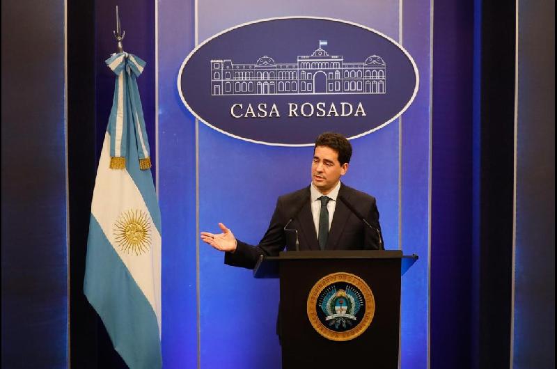 A un mes del nombramiento de Adriaacuten Ravier- los motivos detraacutes del cambio comunicacional y los traspieacutes