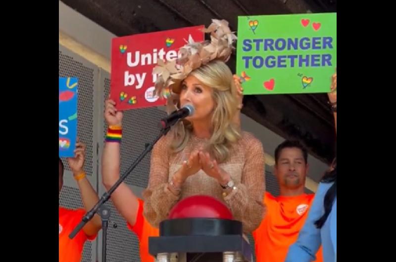 Maacutexima de los Paiacuteses Bajos inaugura el WorldPride y se convierte en la primera reina en abrir el Orgullo LGBT