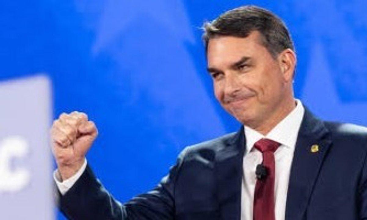 Partido Liberal oficializoacute la candidatura presidencial de Flaacutevio Bolsonaro en Brasil