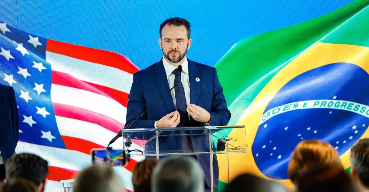 El ministro de Hacienda de Brasil llamoacute ldquopayasordquo a Javier Milei