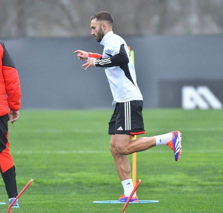 Con Otamendi a la cabeza el vestuario de River pidioacute el regreso de Germaacuten Pezzella