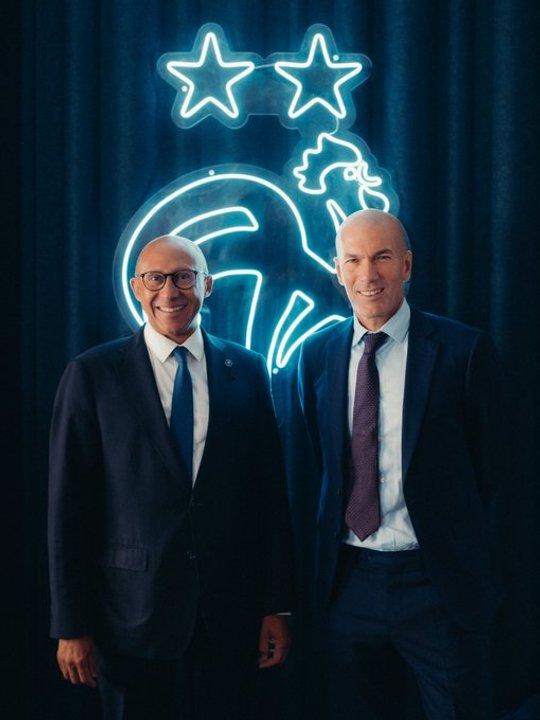 Zinedine Zidane es el nuevo director teacutecnico de la Seleccioacuten de Francia hasta 2030