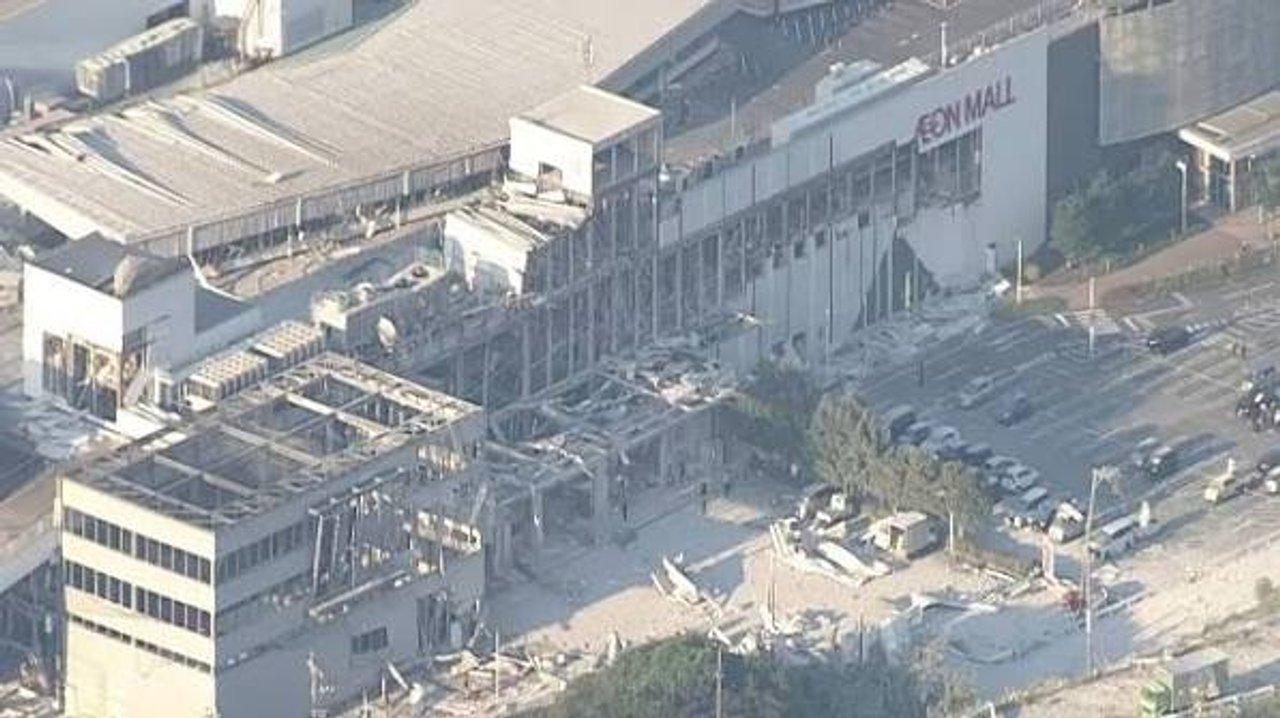 Japoacuten- un terremoto de magnitud 71 provocoacute una explosioacuten en un centro comercial