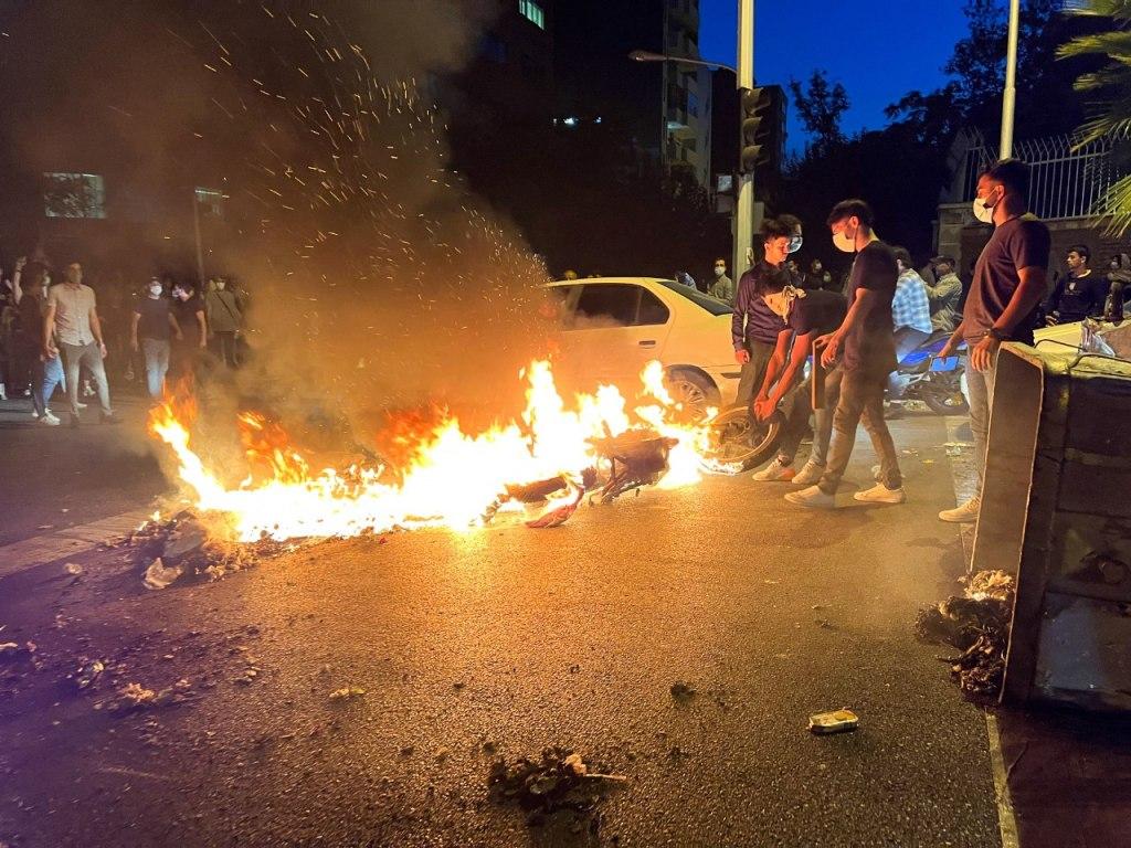 Iraacuten- dos hombres fueron ejecutados acusados por su papel en las protestas de enero