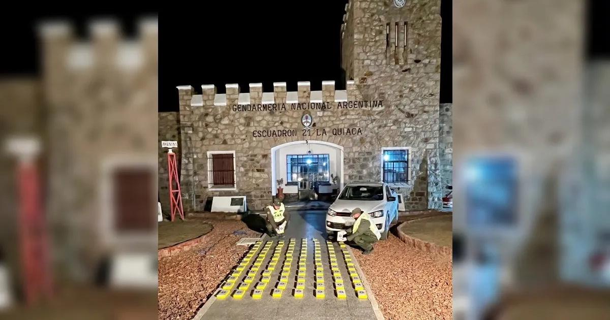  Intentoacute ingresar maacutes de 100 kilos de cocaiacutena en camioneta por La Quiaca