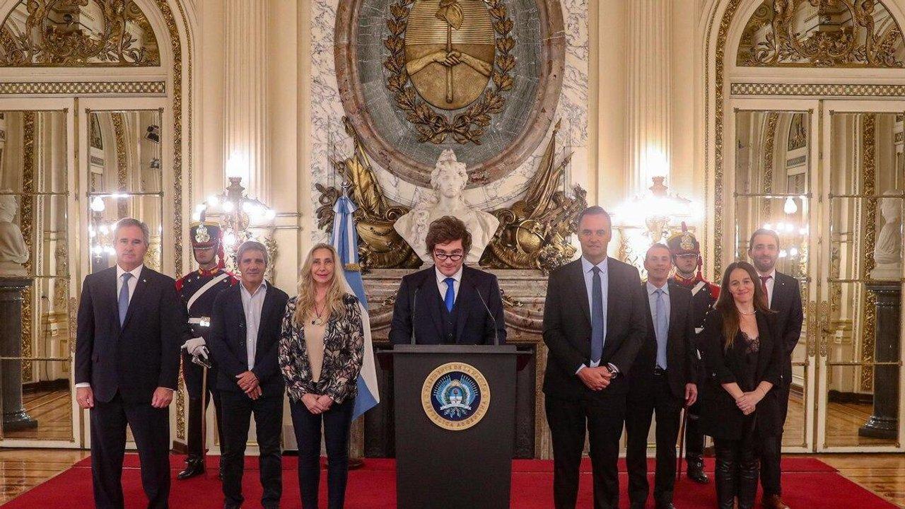 Cadena Nacional- Milei presenta el proyecto para blindar la autonomiacutea del BCRA 