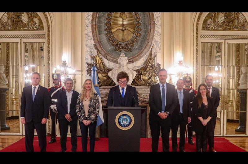 Cadena Nacional- Milei presenta el proyecto para blindar la autonomiacutea del BCRA 