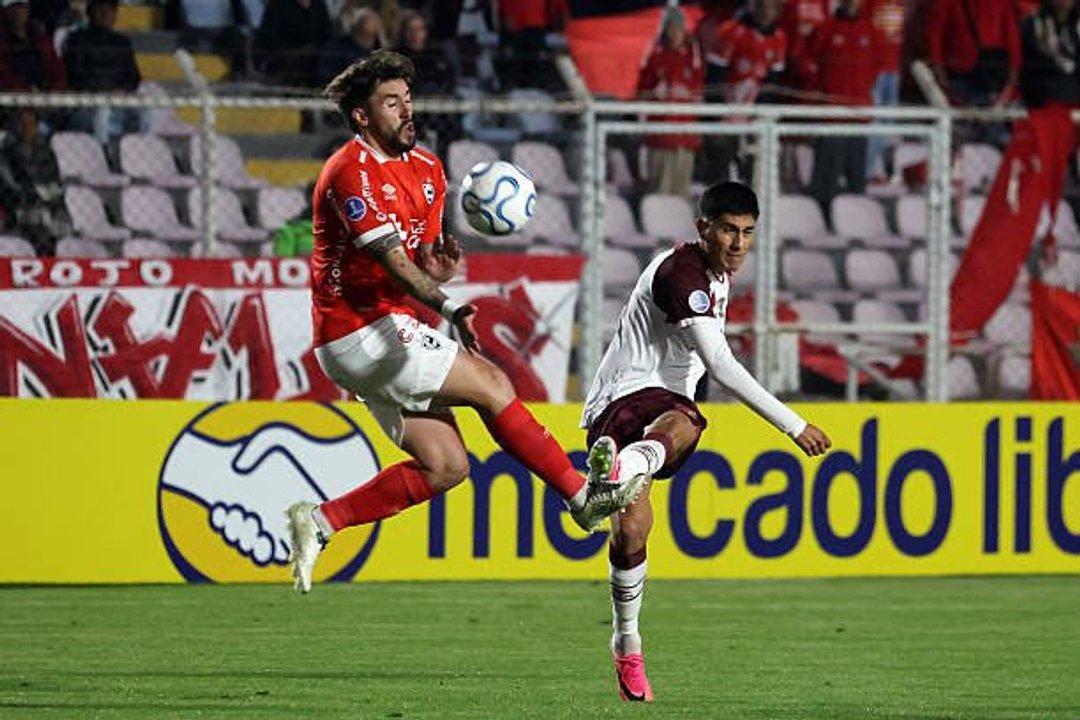 Papeloacuten de Lanuacutes- cayoacute goleado ante Cienciano de Peruacute y quedoacute eliminado de la Copa Sudamericana