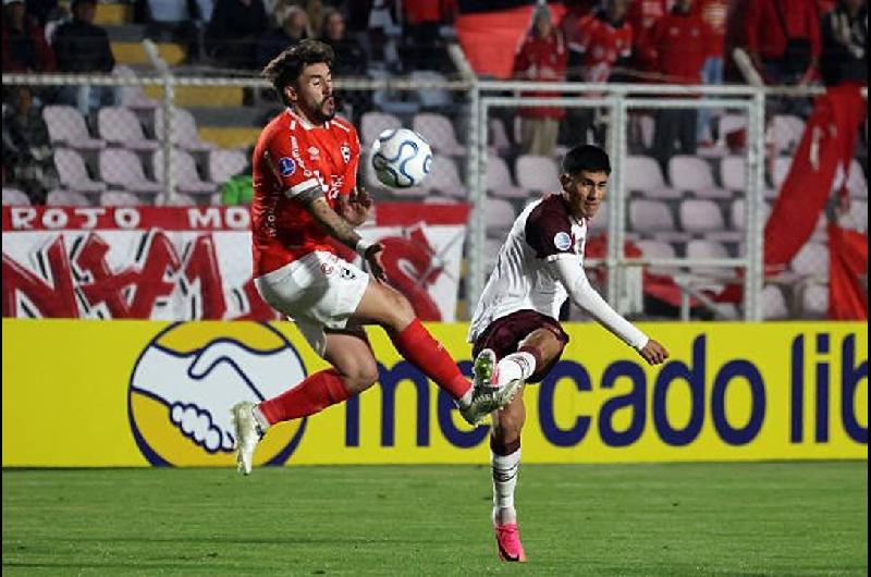 Papeloacuten de Lanuacutes- cayoacute goleado ante Cienciano de Peruacute y quedoacute eliminado de la Copa Sudamericana