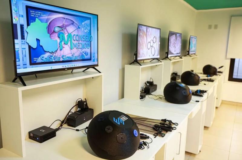 Inauguraron sala de simulacioacuten para praacutectica y capacitacioacuten en cirugiacuteas