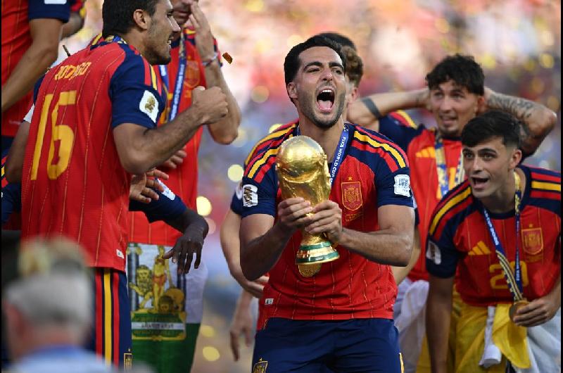 iquestCuaacuteles son las competencias que perderiacutea la UEFA si cumple con la amenaza hacia la FIFA