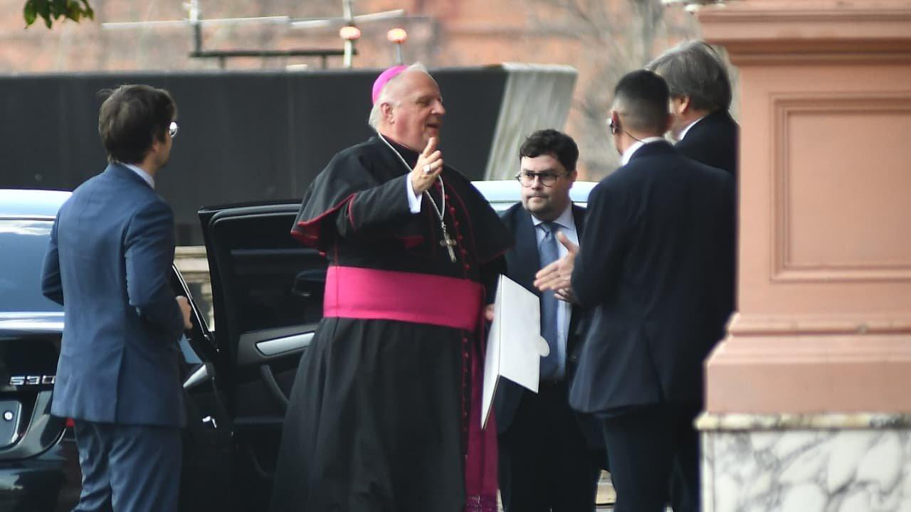 Avanza la visita del papa Leoacuten XIV a la Argentina- Milei recibioacute las cartas credenciales del nuncio