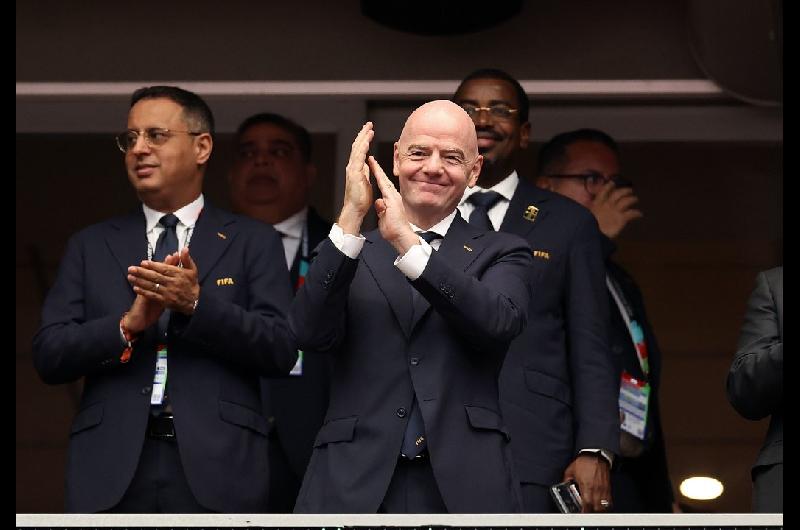 Infantino dio marcha atraacutes con la privatizacioacuten del Mundial
