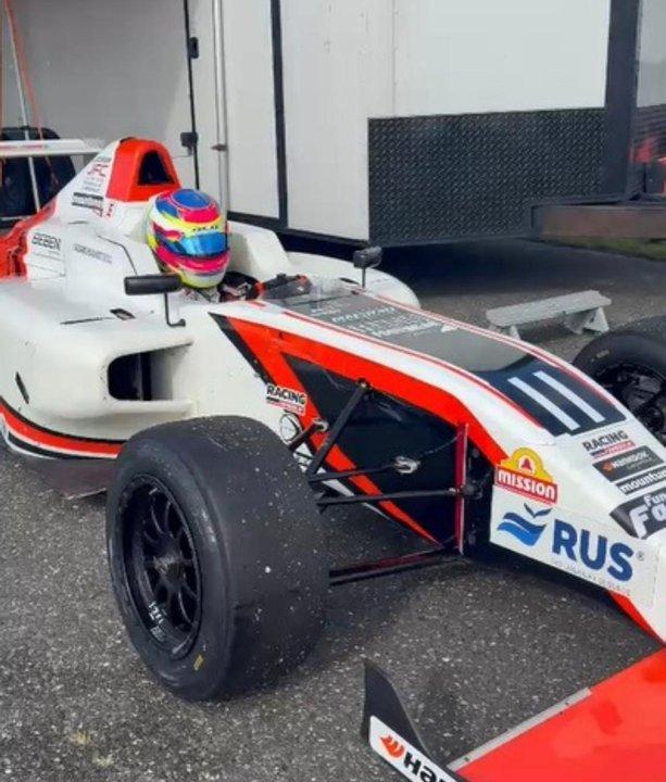 Foacutermula 4 EEUU- Laacutezaro Bainotti largaraacute desde la primera fila en New Jersey tras lograr el segundo mejor tiempo