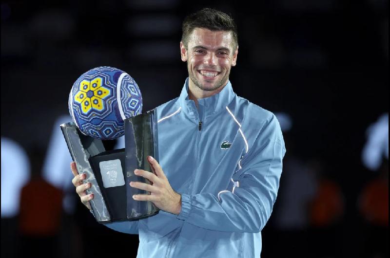 Arthur Gea ganoacute su primer tiacutetulo ATP en Los Cabos tras vencer a Denis Shapovalov