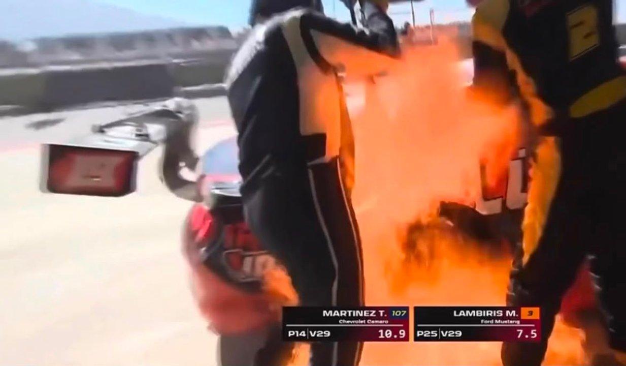 Un incendio en boxes de Mauricio Lambiris generoacute tensioacuten en el Turismo Carretera durante el Desafiacuteo de las Estrellas