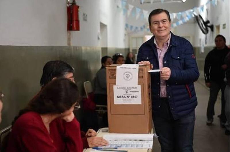 El Frente Ciacutevico de Gerardo Zamora arrasoacute en las municipales de Santiago del Estero