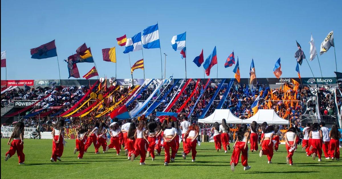 Algarabiacutea y emocioacuten en el cierre del Finde Estudiantil