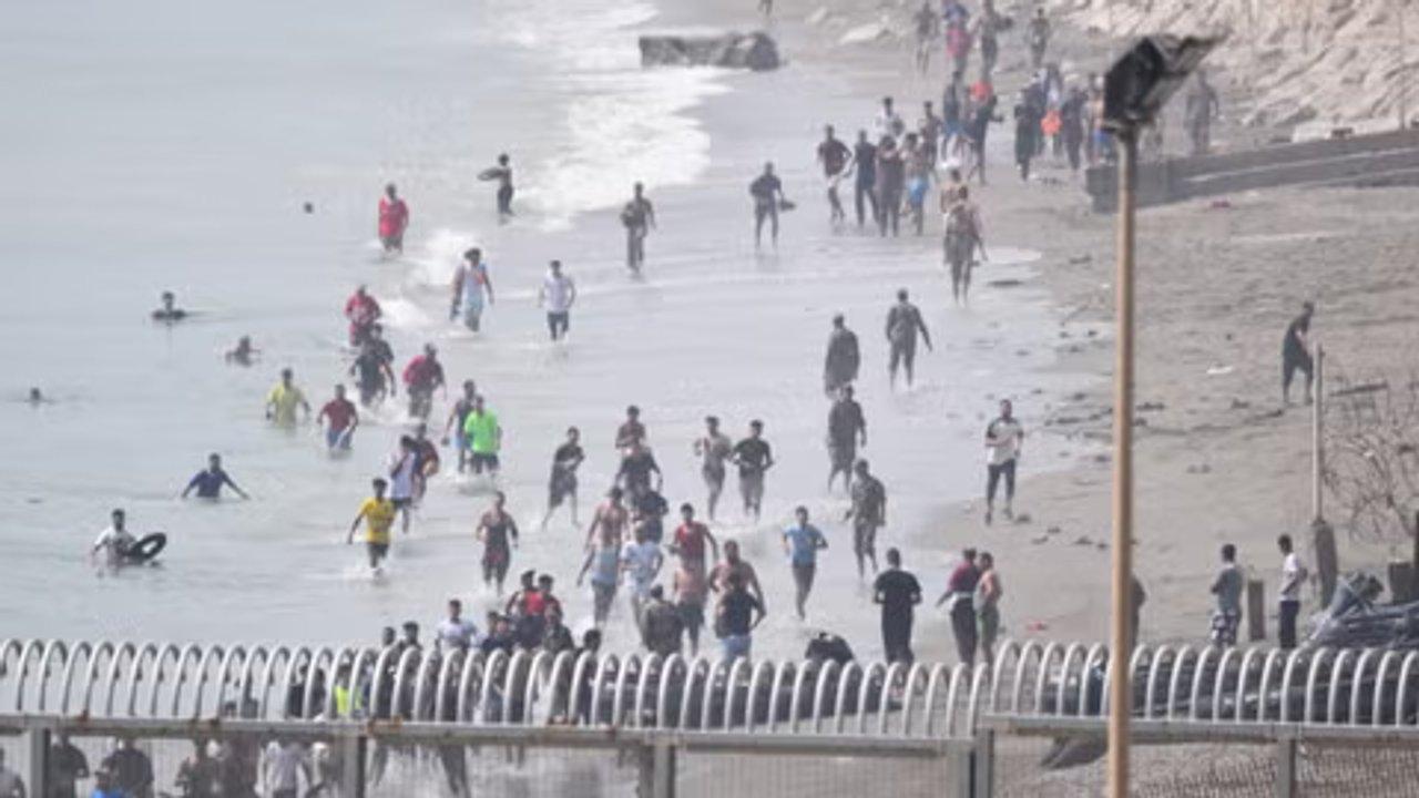 Crisis de Ceuta- Marruecos culpa a las mafias de trata de personas y dice murieron 11 personas