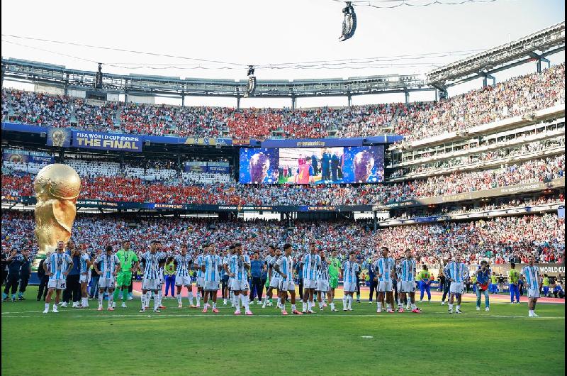 La Seleccioacuten argentina tendriacutea su reencuentro con la gente en septiembre