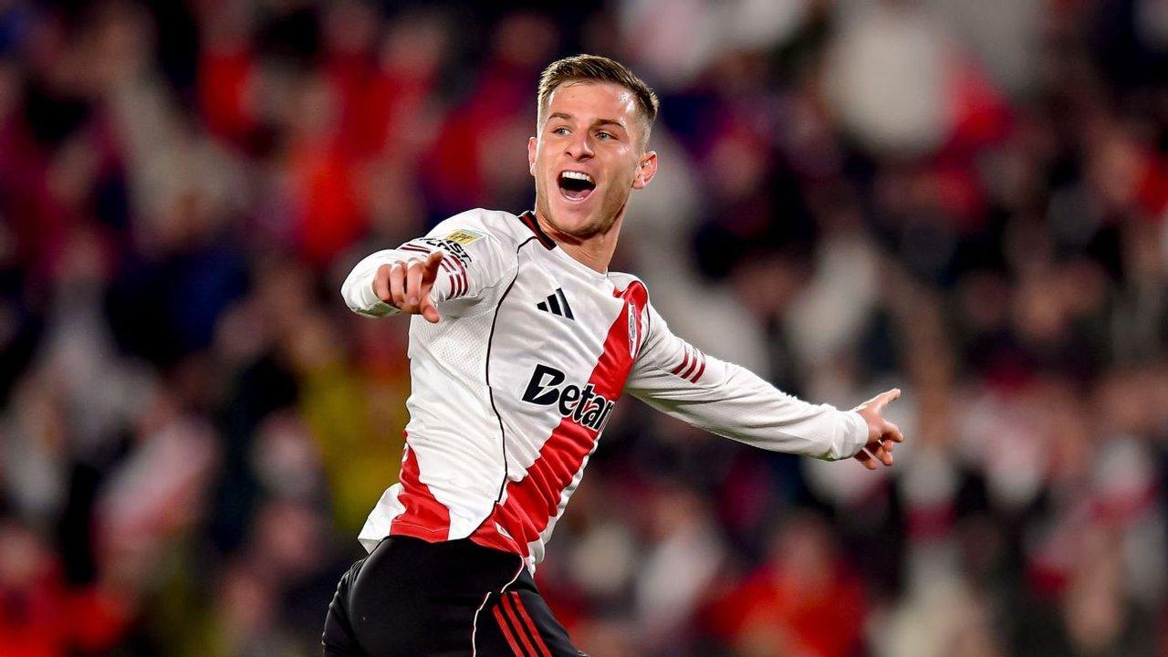 Giuliano Galoppo fue inhabilitado por la FIFA y no podraacute jugar partidos oficiales