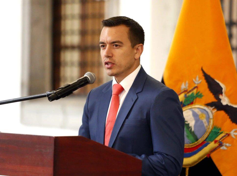 Ecuador- Noboa anuncia despliegue de 4000 policiacuteas y militares para luchar contra el crimen