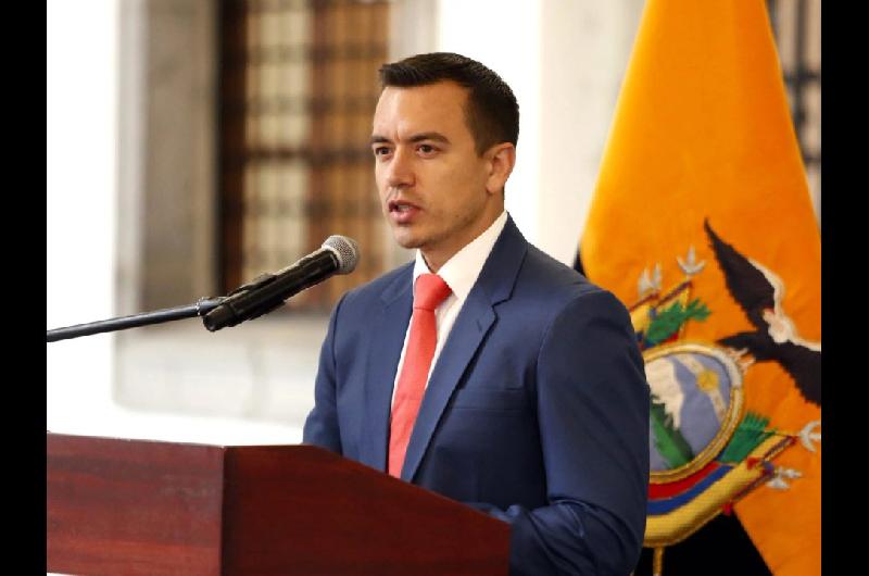 Ecuador- Noboa anuncia despliegue de 4000 policiacuteas y militares para luchar contra el crimen
