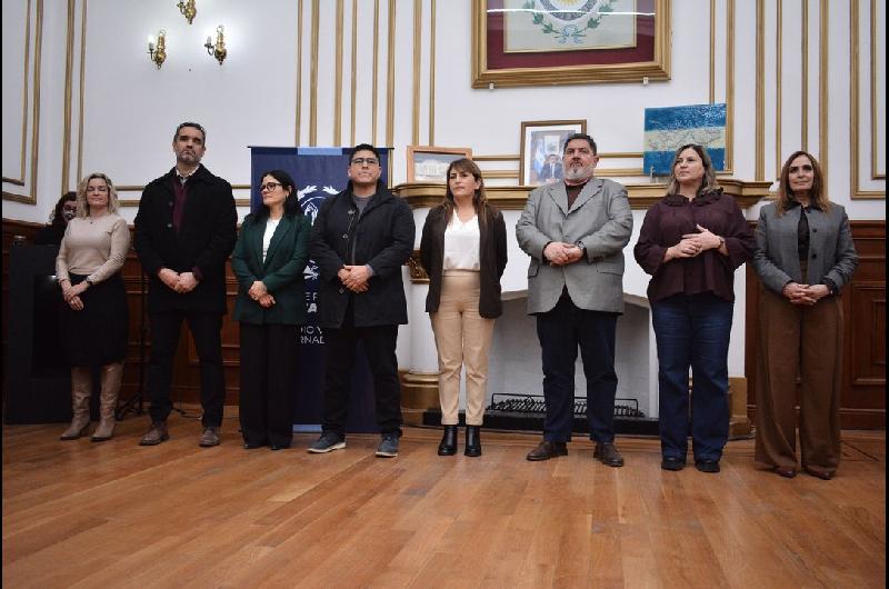 Vidal paga 500000 a docentes sin paros y ADOSAC denuncia una ldquoextorsioacutenrdquo