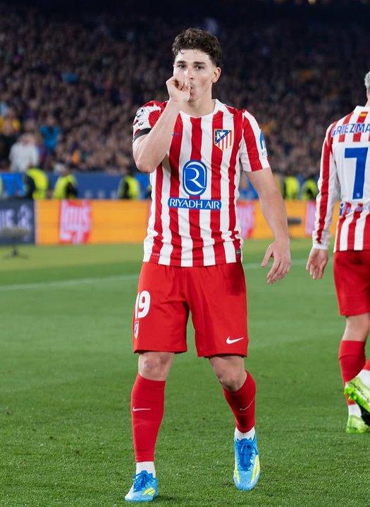 El Barcelona prepara un uacuteltimo intento por Juliaacuten Aacutelvarez