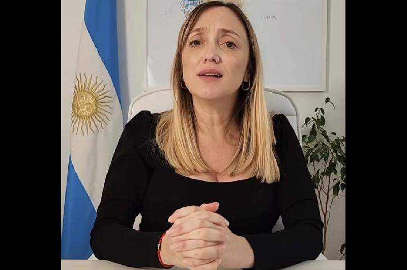 Villarruel autorizoacute a Fernaacutendez Sagasti embarazada de ocho meses a participar de la sesioacuten de forma remota