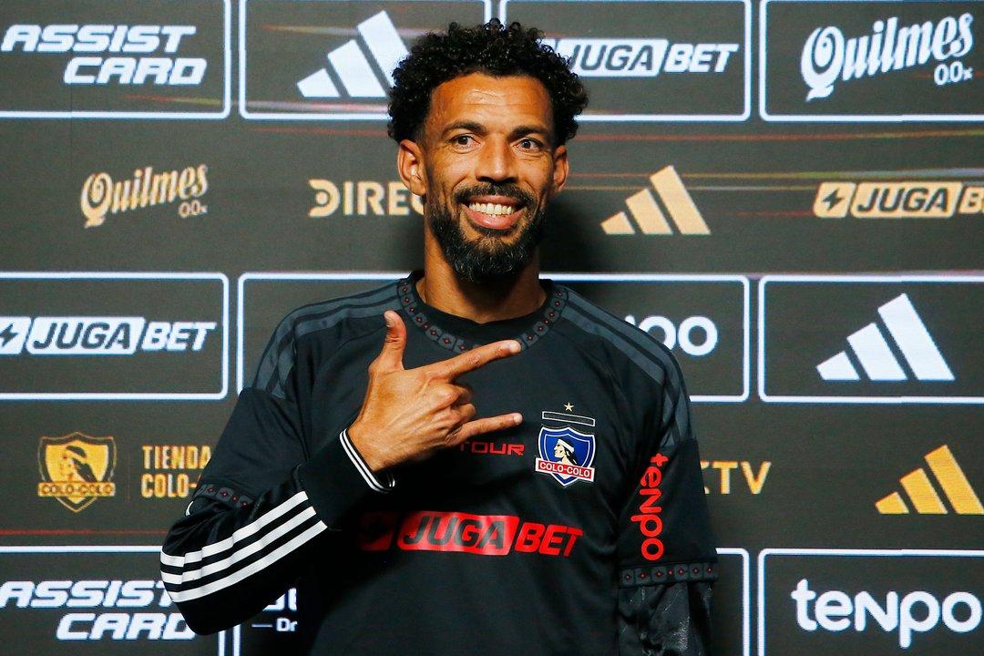 Vozinha fue presentado como nuevo refuerzo de Colo Colo de Chile