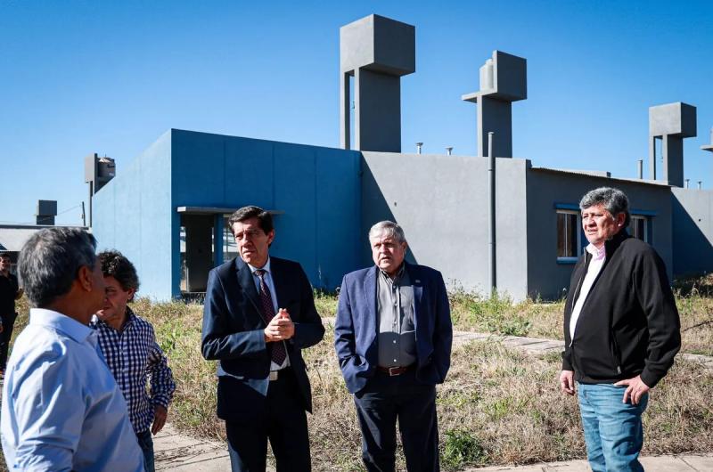 Con fondos provinciales retoman la construccioacuten de las 45 viviendas