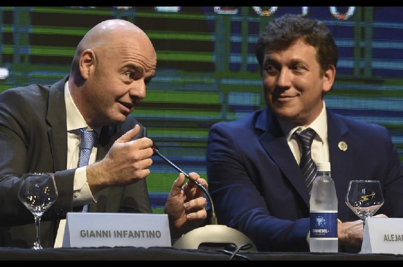 Conmebol respaldoacute las disculpas de la FIFA pero rechazo el poyecto de privatizacioacuten del Mundial
