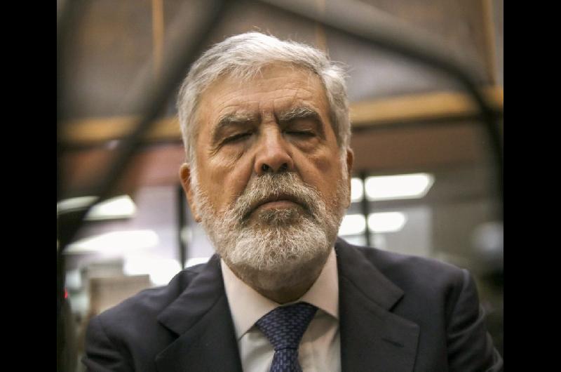 Casacioacuten validoacute el procesamiento de Julio De Vido y de su esposa por supuesto enriquecimiento iliacutecito