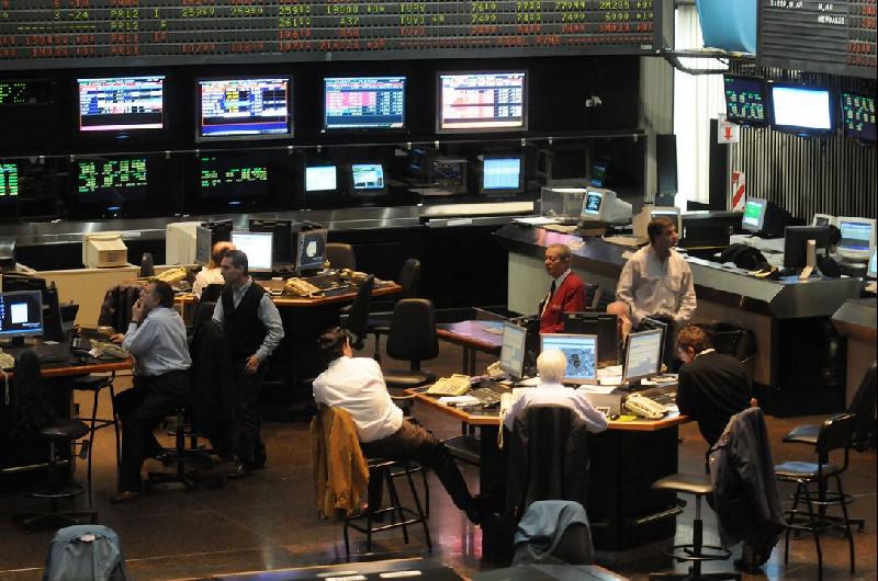 Cayeron las acciones argentinas en Wall Street y el riesgo paiacutes quedoacute cerca de los 450 puntos