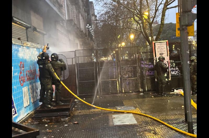 Incidentes frente al Congreso- detenidos durante la protesta contra la Ley de Propiedad Privada