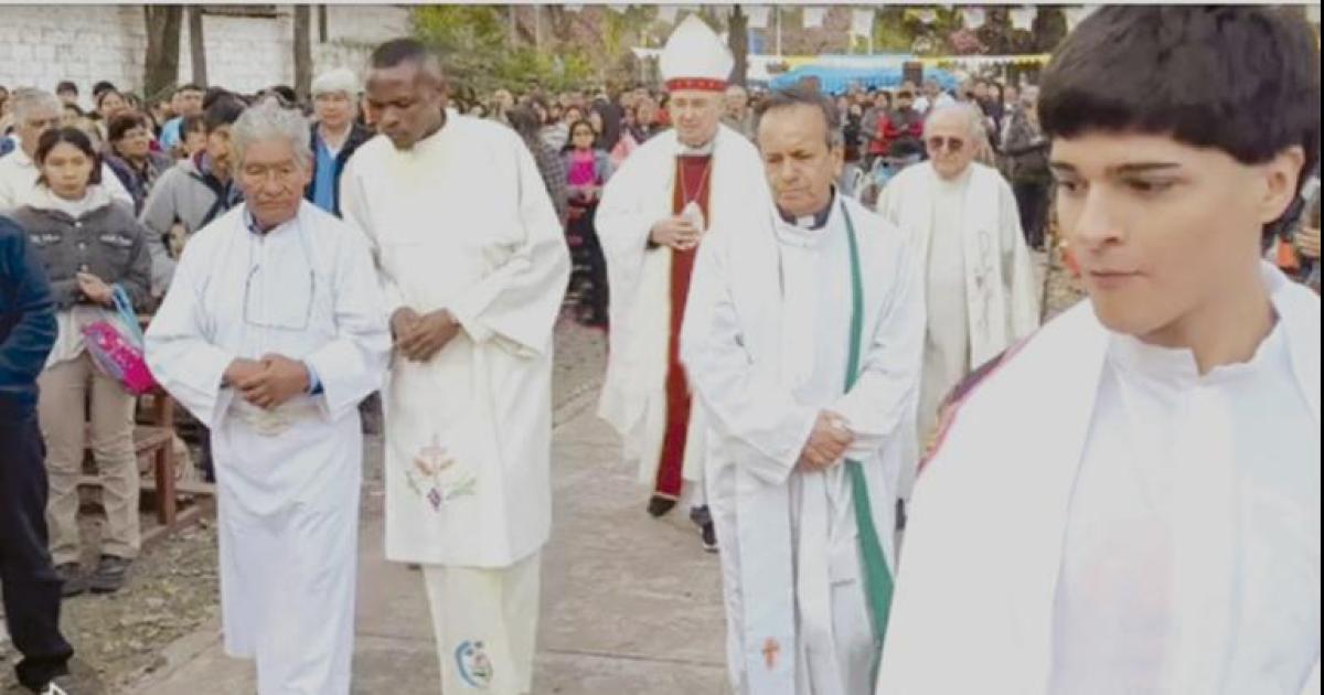 Caimancito rindioacute honor a su patrono San Cayetano 